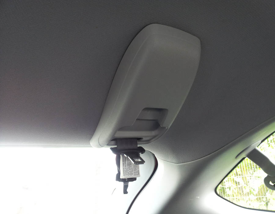 Honda FRV I-VTEC SE seat-belt-centre-rear